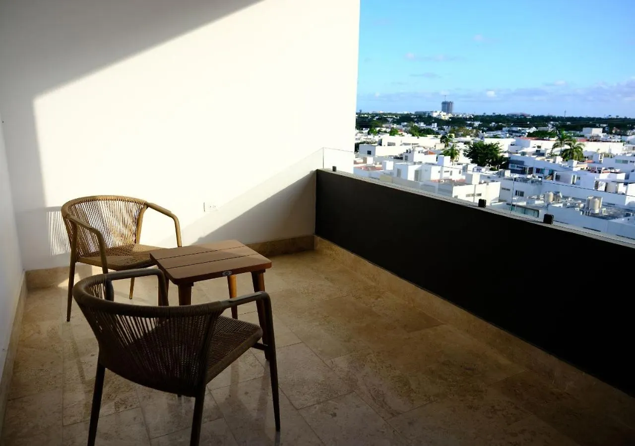 Cumbres Gardens Cancun Apartment